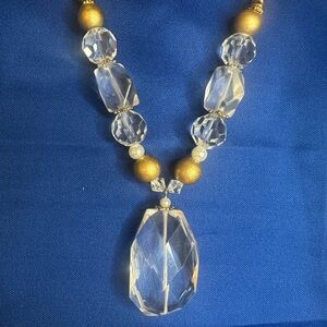 Elegant Gold and Clear Acrylic Necklace